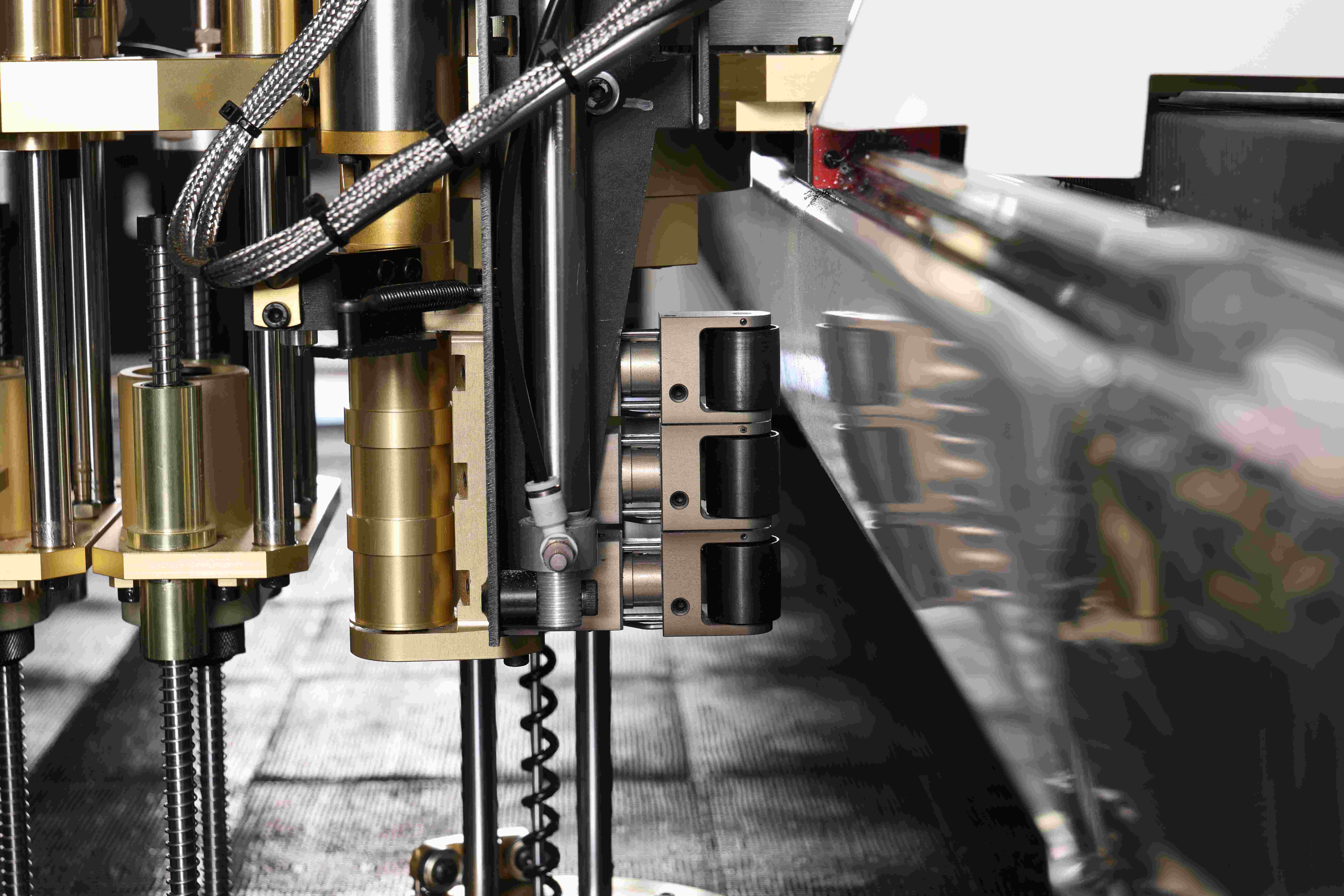 The World's Leading Continuous Feed Cutting System